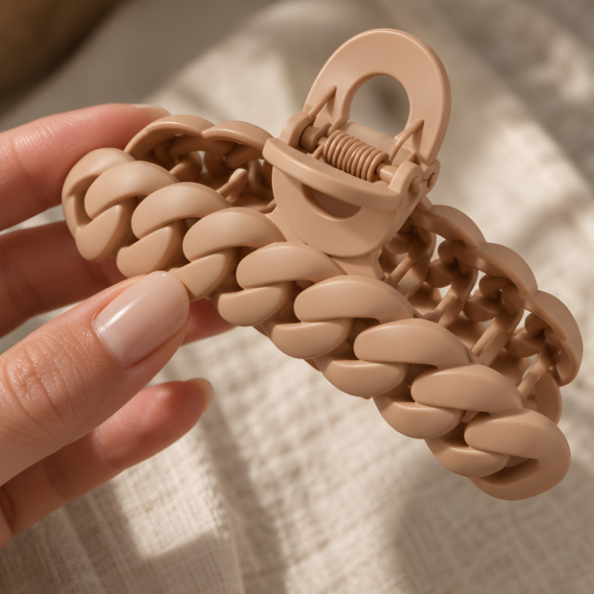 KNOTTED CLAW CLIP - NUDE
